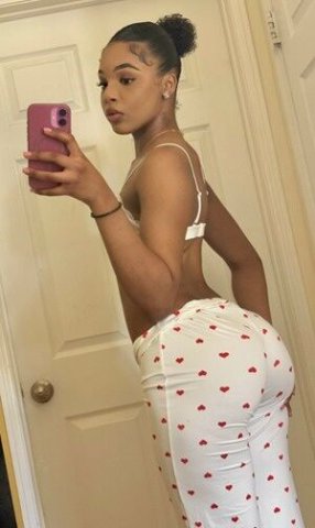 Roseburg Oregon 25-Year-Old Escort — Incall, Outcall, Car Date 24/7 - 1