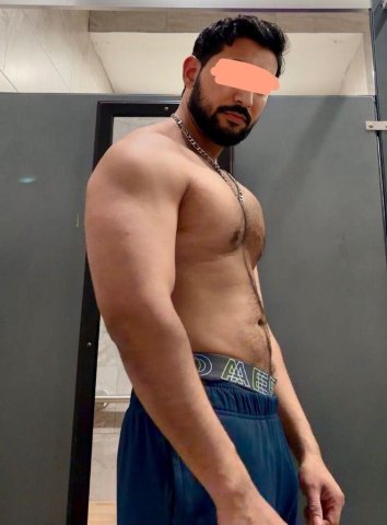 New York City Male Escort — Handsome Egyptian, hung and ready for long sessions - 1