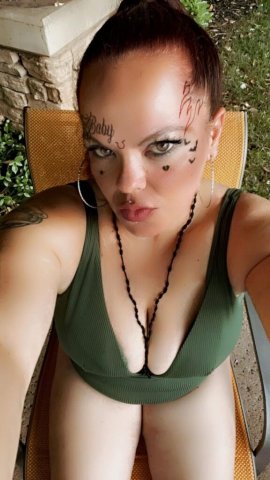 Naughty mami  (36) — playful, curvy fun with discreet video calls - 1