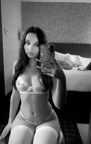 Pensacola FL Slim Wet 20 Female Escort — Full Service - 1