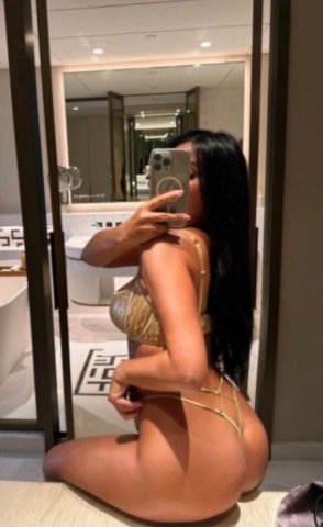 Karina in Studio City — retreat and relax sensual time - 1