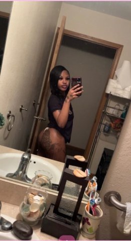 Toledo Female Escort — Outcalls Only, FaceTime/Duo Verify, Apple Pay/Cash/Cash App - 1