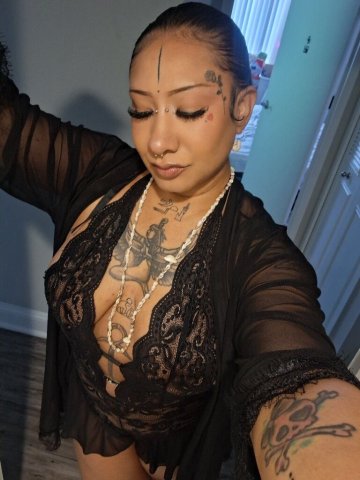 Curvy 36DD Tall Creole Escort at Upscale Crystal City Penthouse (Private & Discreet) - 1