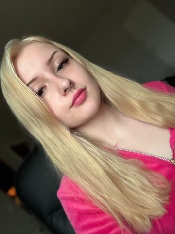 Baltimore Female Escort — Half Hour & Hour Specials - 1
