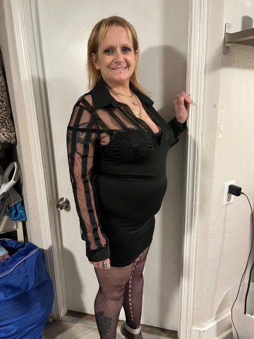 Portland Cougar Female Escort — In-call & Out-call Specials + Massage - 1