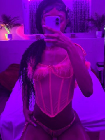 Tinny  Outcalls, dates, and facetime booking - 1
