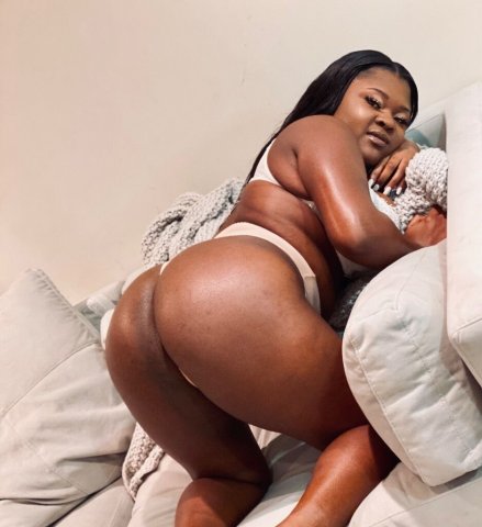 Cincinnati, Ohio Female Escort — Greek Goddess (extra charge) - 1