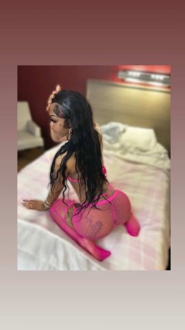 Richmond, Virginia Female Escort — Carplay & Foot Shows - 1