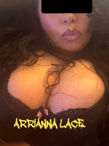 Arrianna Lace in Fresno — sensual companion with OnlyFans - 1