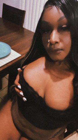 Albuquerque Female Escort — Airport Calls & Outcalls (Deposit Required) - 1