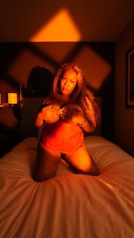 Greensboro NC Female Escort — Mature Juicy Goddess Play for the Night - 1