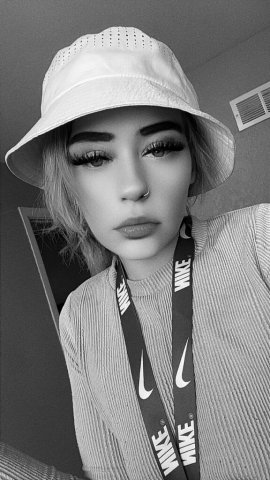 Upscale Milwaukee Escort — GFE, sensual massage, role play - 1