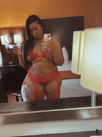 Natural Beauty Escorts in Fresno - 1