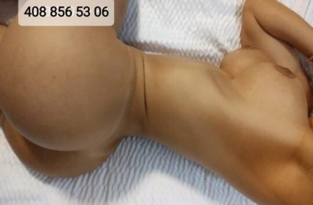 Colombiana Escort — Piel Blanca, 63" Estatura y 39" Tetas - 1