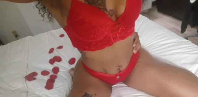 Ashley (27) — Discreet Female Escort in Greensboro, NC - 1