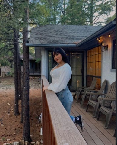 Roxie (19) — Female Escort in Oakland/East Bay, CA for dinner dates, lap dances & private sessions - 1