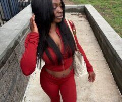 Daisy (23) — Skinny Petite Squirter - Image 3