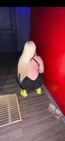 Nataly — Russian curvy escort (mature, upscale gentleman) — Charleston - 1