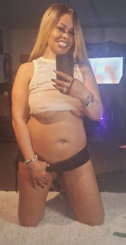 Seattle MILF Escorts — Curvy 38DD Light XXX Experience (GDD Body) - 1