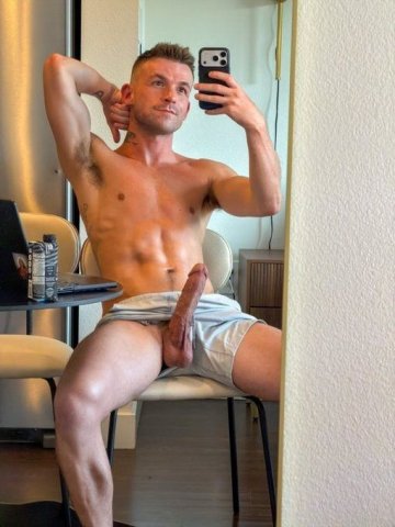 Brooklyn Male Escort — Top & Bottom, 10 Inch BBC - 1