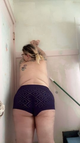 Milwaukee Thick Mixed Water Slide — Curvy, Thick Outcalls - 1