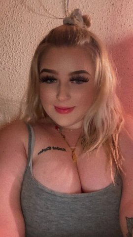 Manhattan Female Escort — Fan+Sub on Fansly with Twitter/X DMs - 1