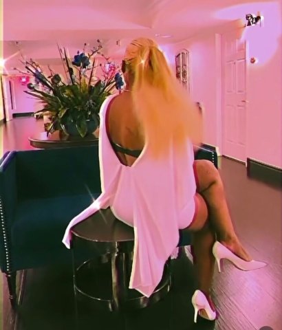 Salt Lake City Utah Female Escort — Private Body-to-Body Sensual Massage Booking - 1