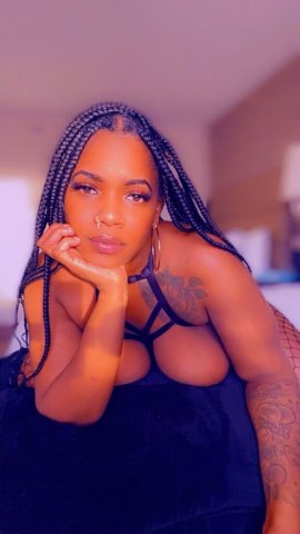 Monica (34) — thick curvy big booty Pittsburgh escort - 1