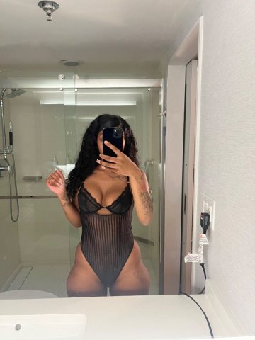 Oakland/East Bay Sweet & Discreet Female Escort — FaceTime Shows - 1