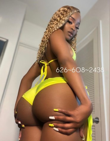 Tati (Latina) — discreet, non-rushed female escort in San Gabriel Valley - 1