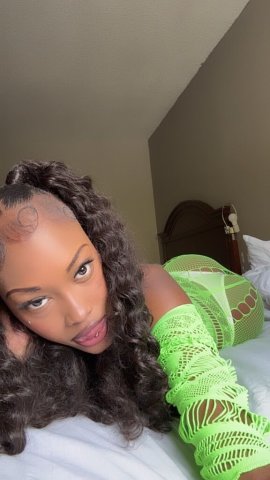 Long Beach Female Escort — Outcall & Car Dates, Deposit Required - 1