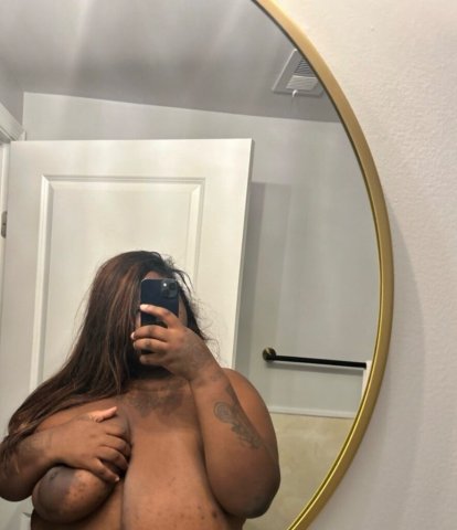 Uptown Super Soaker  Car Dates + Outcalls in Germantown - 1