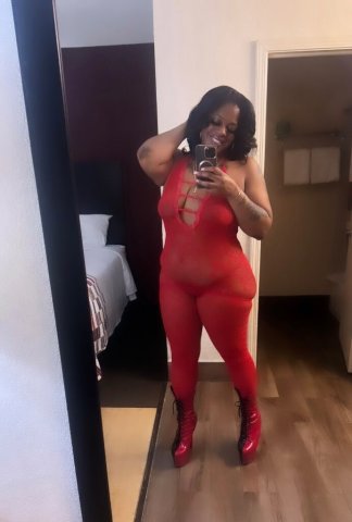 Northside Female Escort — Fetish Play & Petty Lush - 1