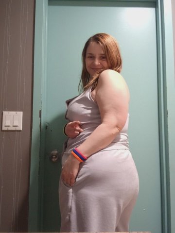 Queens Snow Bunny Escort — Sexy, spunky short fun - 1