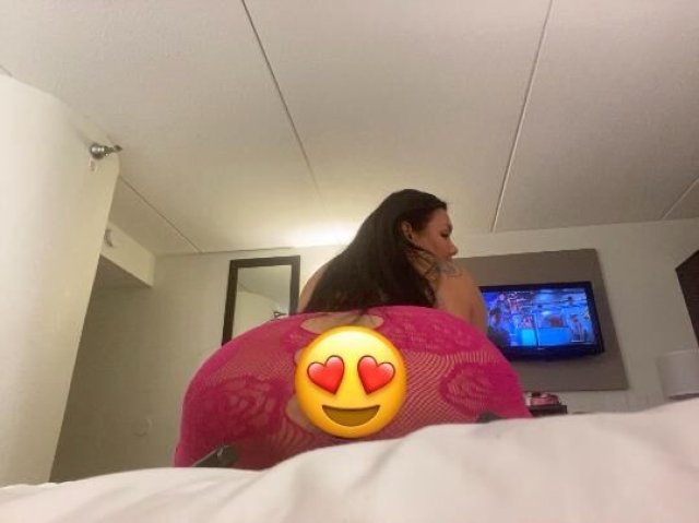 Charlotte NC Outcall Female Escort — No Bare Rules, Limited Time - 1