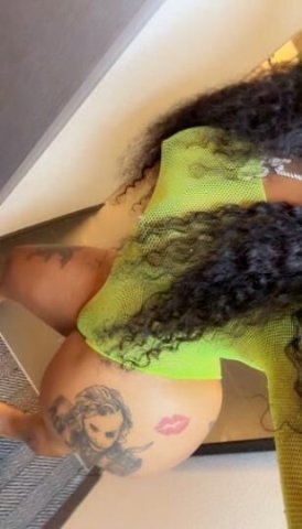 Mobile Private Incall & Outcalls — Dick Eater w/ Tight Pussy - 1