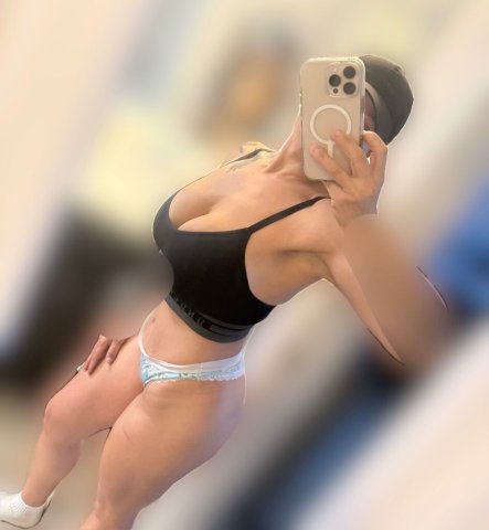 Alex — Independent Female Escort in Orange County for Outcalls + Verification - 1
