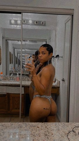 Houston Outcalls — Trucker Friendly Escort, Clean + Tight - 1