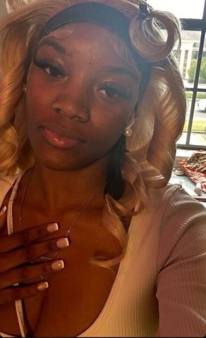 Soft & Sweet Female Escort in Olympia — Incalls & Outcalls - 1