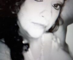 Austin escorts - Austin Female Escort — Bath & Drinks Time