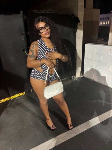 Seattle Female Escort for Sugar & Spice Dates - 1