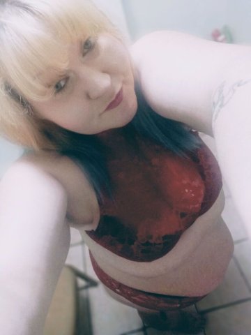 Curvy escort with soft skin and pretty eyes in Sacramento, CA - 1