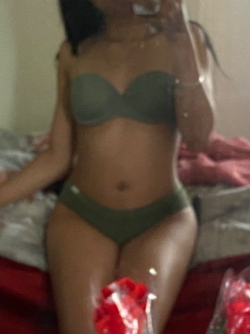 Philadelphia Petite Lightskin Female Escort — 5'1, small & cute - 1