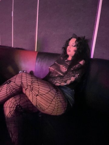 Sweet & Discrete Foreign Escort in Dallas — Incalls & Outcalls 24/7 - 1