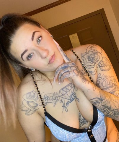 Kansas City Female Escort — In-call, Outcall, Car Date & Facetime Shows - 1
