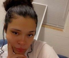 Minneapolis / St. Paul escorts - Mei — Discreet Minneapolis Fun & Conversation