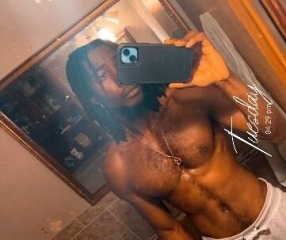 Chicago IL Male Escort — Massage, intimacy (partial or full service) and BFE - 1
