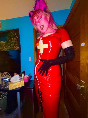 Minneapolis/St. Paul Femdom Goddess — massage, domination, dungeon time - 1