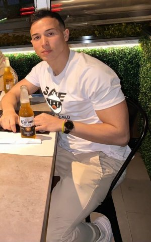 Chico Latino activo — pene de 20 cm (Miami) - 1