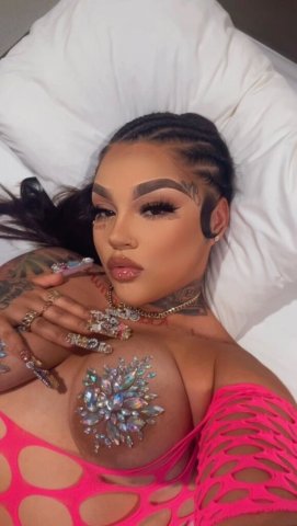 Long Beach Female Escort — outcalls or incall (double special) - 1